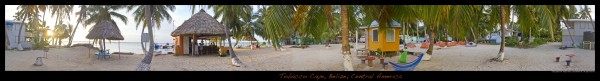 360 panorama of Tobacco Caye from the middle of the island
